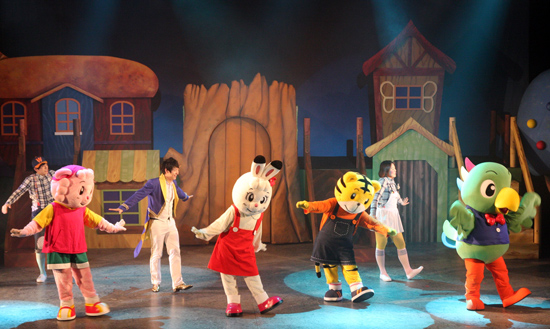 5일 어린이날과 6일, 제주아트센터에서 율동놀이 뮤지컬 '호비쇼'가 제주 공연을 펼친다.