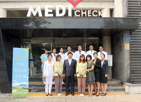 중국 파워블로거 2명이 한국건강관리협회제주도지부에서 제주의료관광체험에 나섰다.