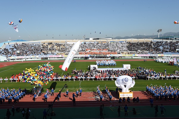 29일 오후 제주시종합경기장에서 화려한 개막식을 시작으로 사흘간의 열전에 돌입했다