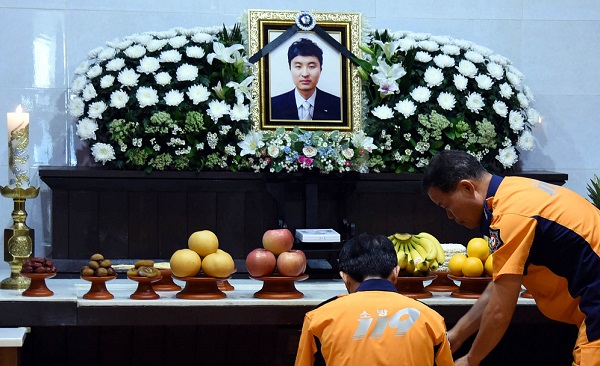 울산영락원 장례식장에 마련된 故 강기봉 소방사의 빈소.<뉴시스>